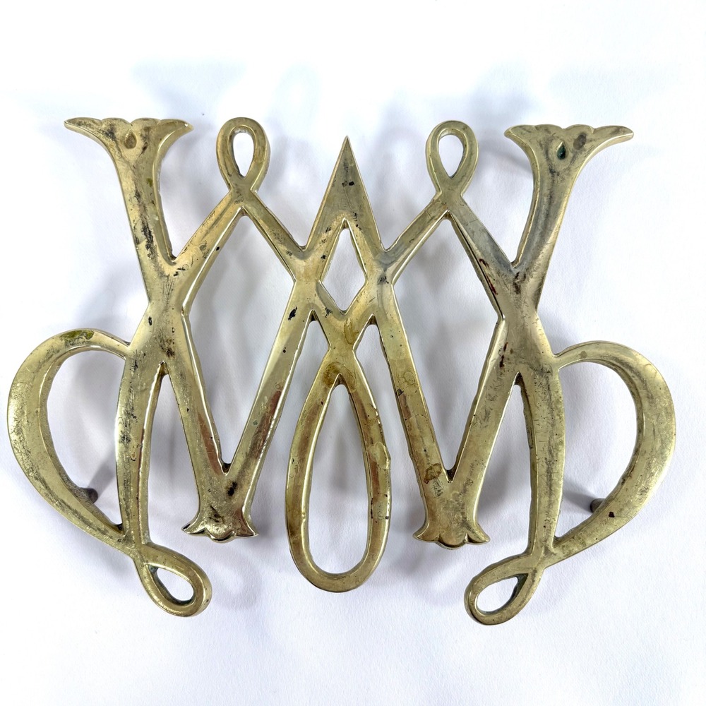 Virginia Metalcrafters William and Mary Cypher Trivet Brass CW 10-11 1950